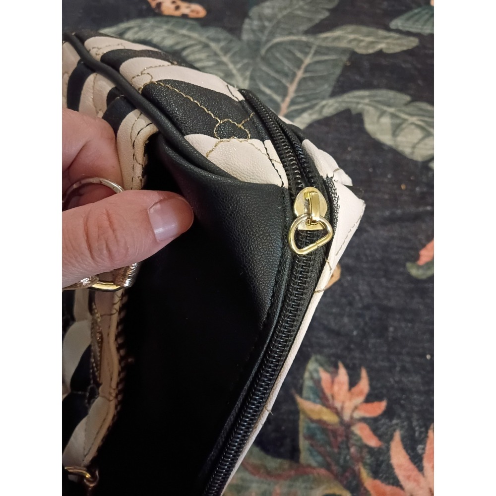 Betsey Johnson Black White Striped Heart Quilted Satchel Purse Bag - Picture 4 of 9